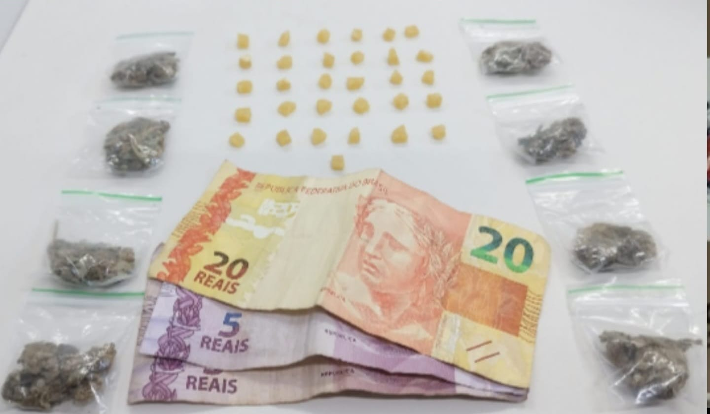 68ª CIPM apreende drogas e conduz suspeito por tráfico de drogas em Ilhéus