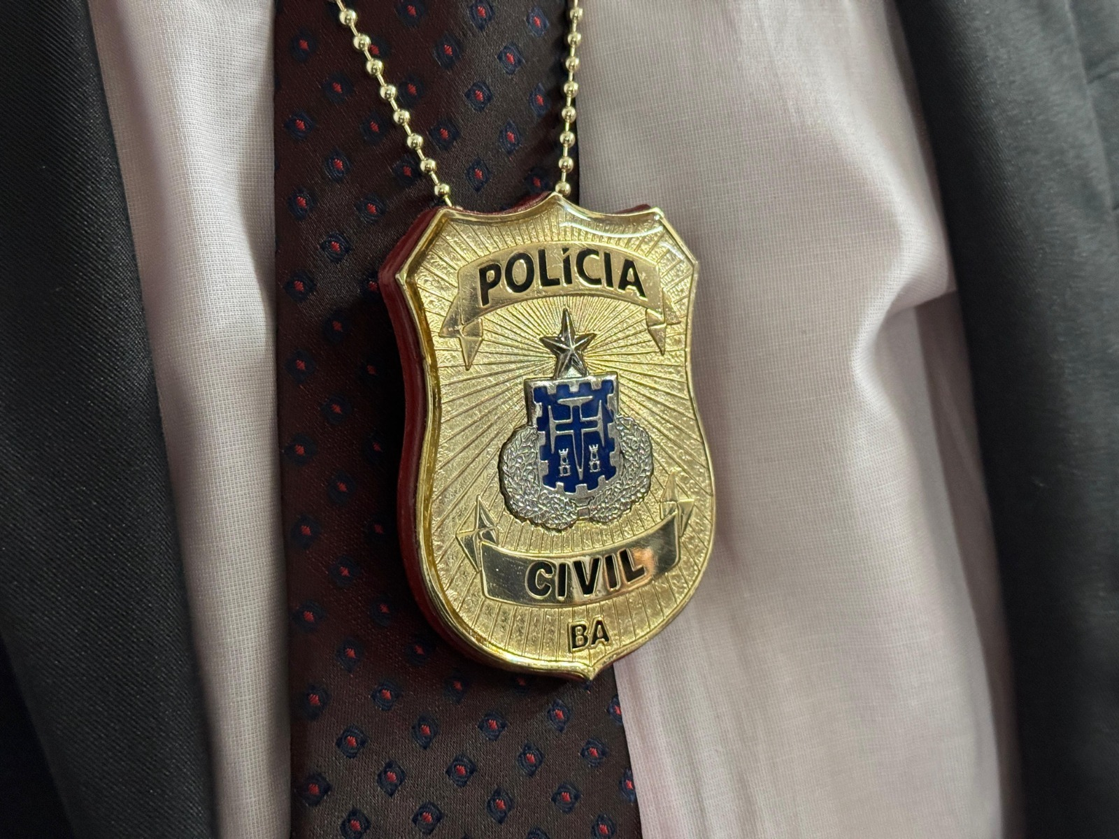 Dois homens são presos por crimes contra crianças na Bahia