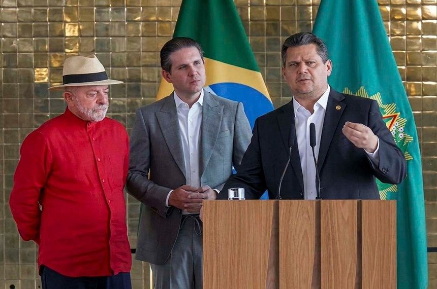 Davi Alcolumbre e Hugo Motta usam o Congresso para reeleger Lula e isso é crime