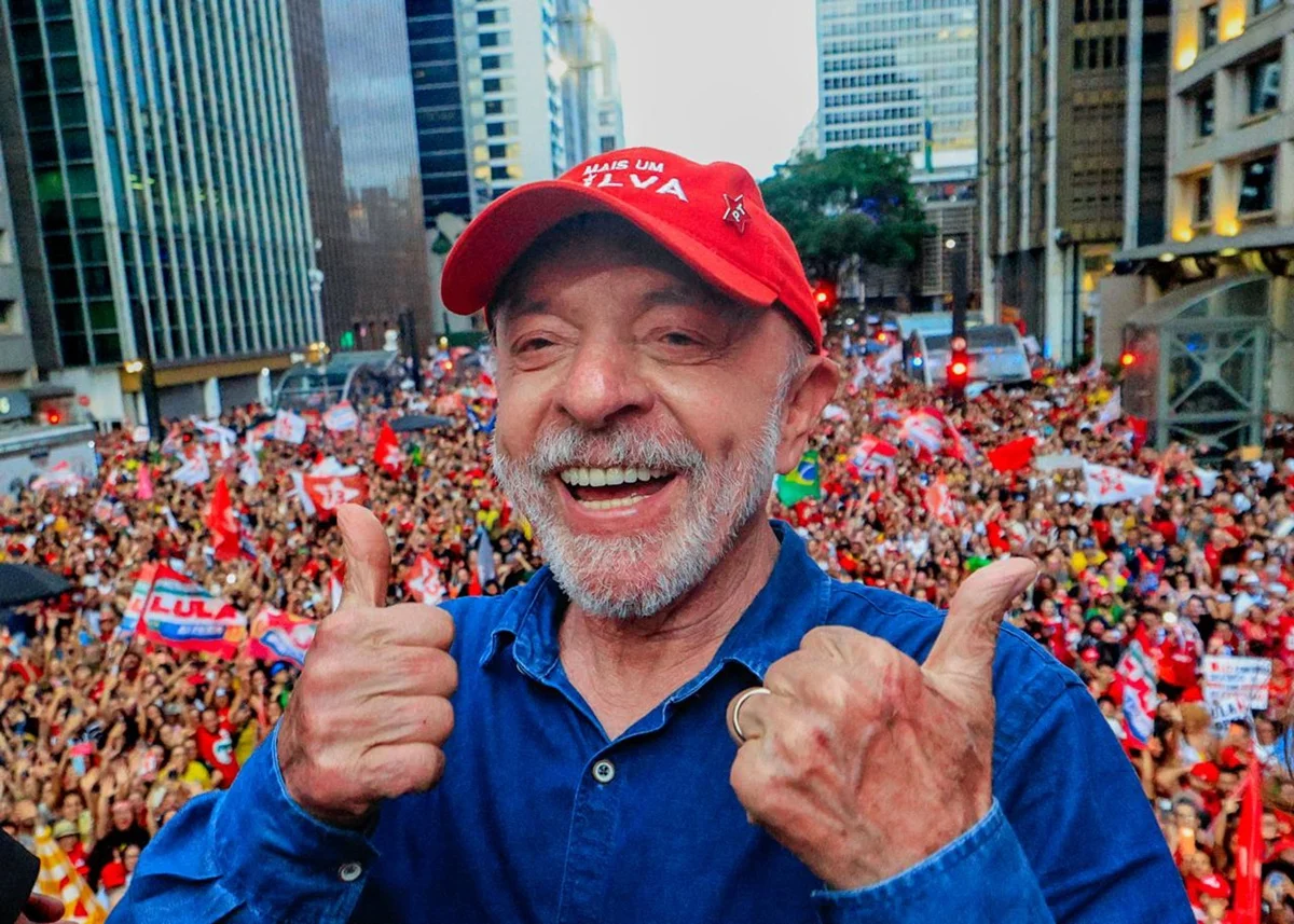 O Brasil continua a amarrar o seu destino a Lula